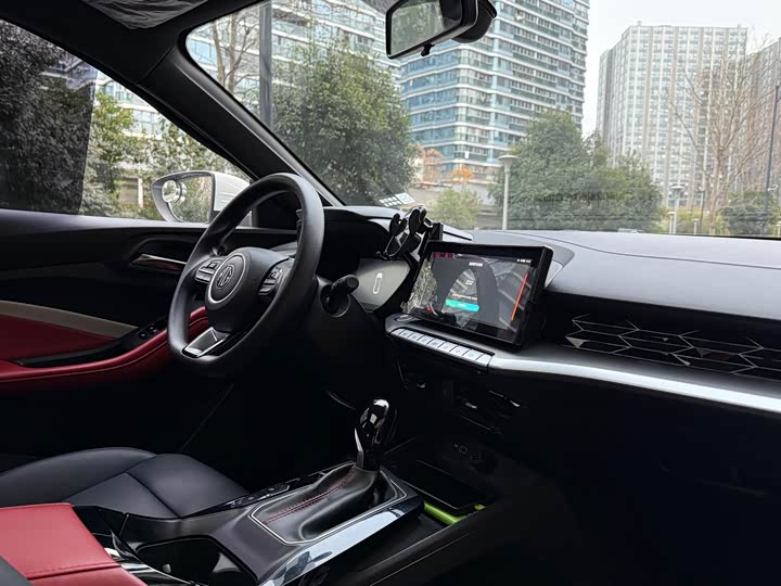 Фото 7 - MG Motor 5