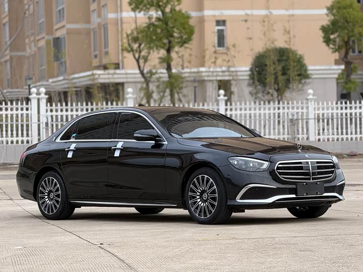 Фото 6 - Mercedes-Benz E-Class