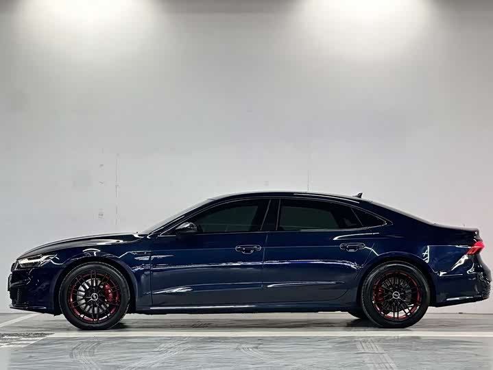 Фото 3 - Audi A7L