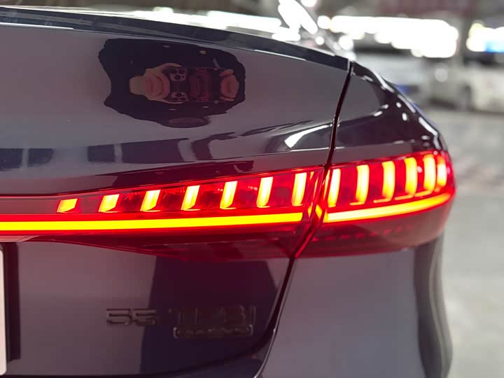 Фото 9 - Audi A7L