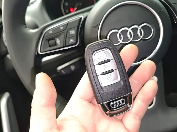 Фото 9 - Audi Q2L