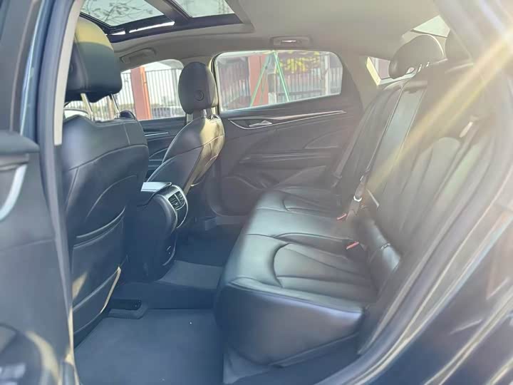 Фото 4 - Buick LaCrosse