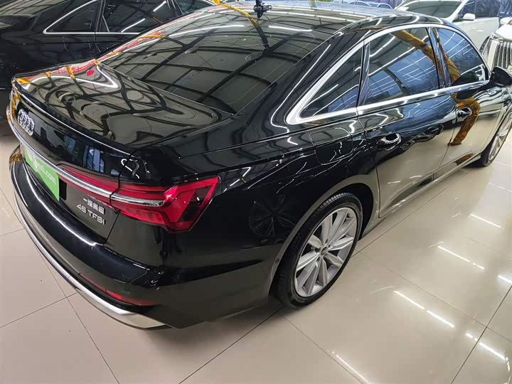 Фото 7 - Audi A6L