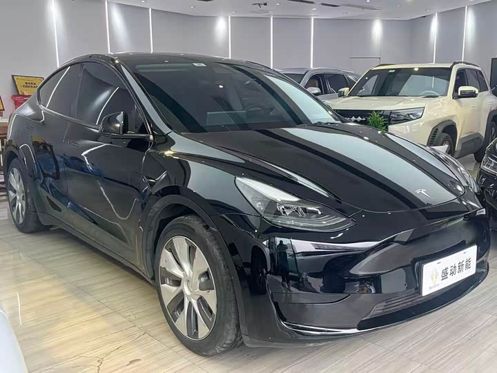 Фото 3 - Tesla Model Y
