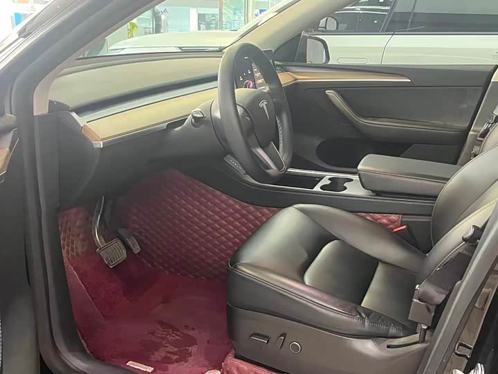 Фото 4 - Tesla Model Y