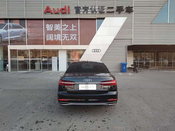 Фото 4 - Audi A6L