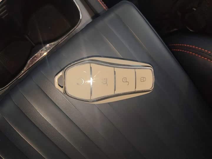 Фото 9 - BYD Yuan Plus