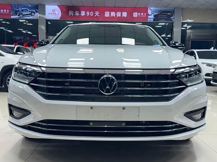 Фото 1 - Volkswagen Sagitar L