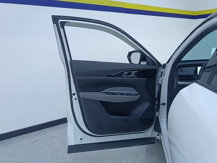 Фото 7 - Changan Oshan Z6 Hybrid