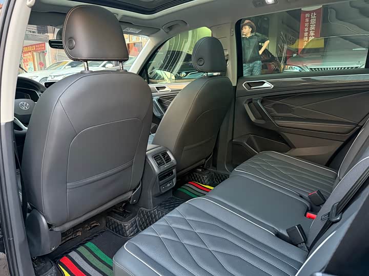 Фото 6 - Volkswagen Tiguan L Pro