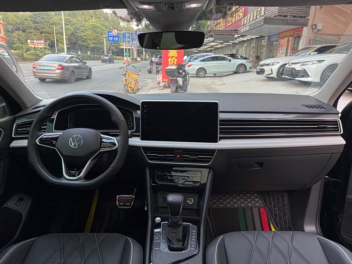 Фото 8 - Volkswagen Tiguan L Pro