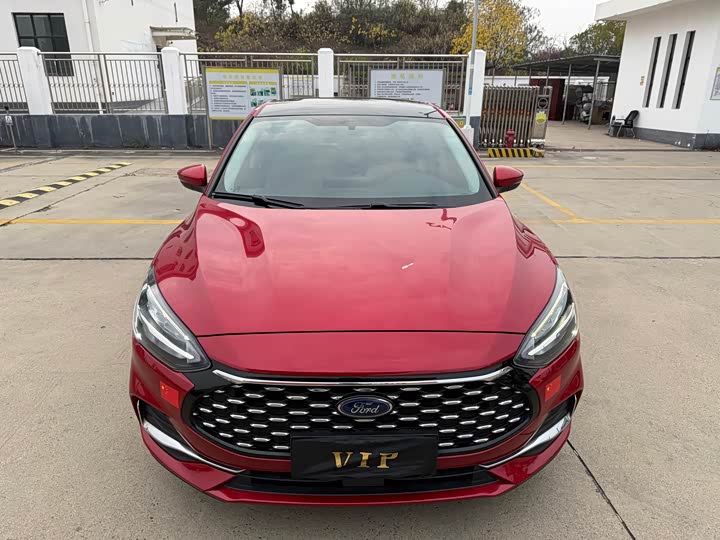 Фото 2 - Ford Focus