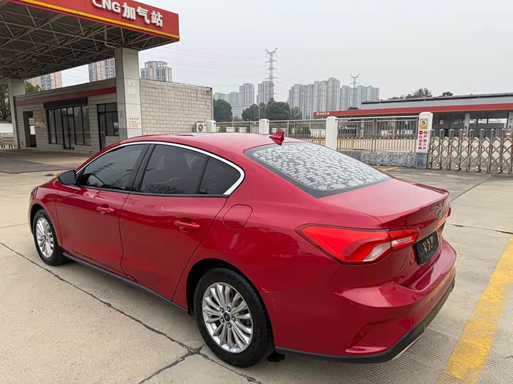 Фото 9 - Ford Focus