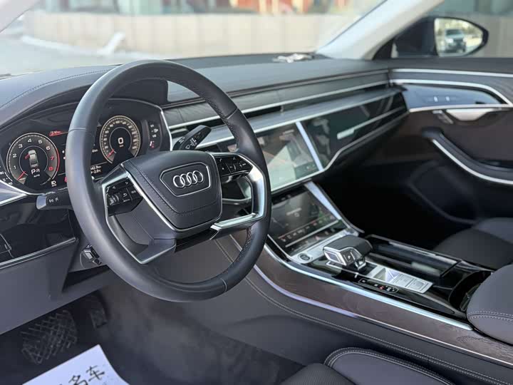 Фото 6 - Audi A8
