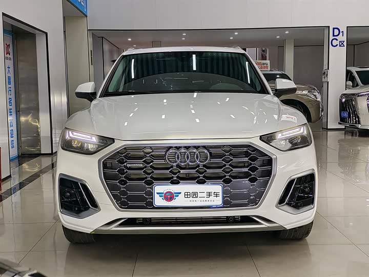 Фото 2 - Audi Q5L