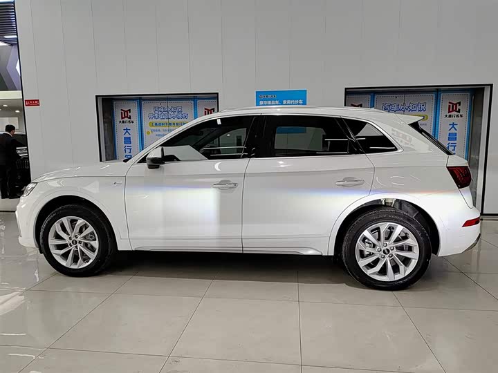 Фото 3 - Audi Q5L