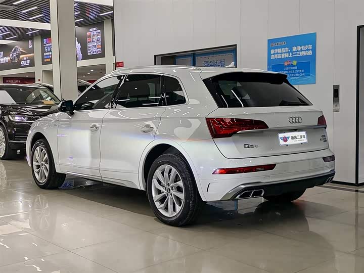 Фото 4 - Audi Q5L