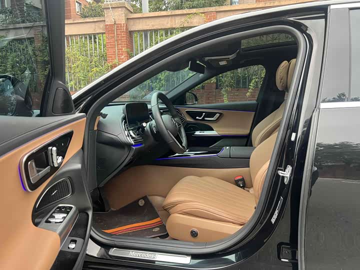 Фото 6 - Mercedes-Benz E-Class