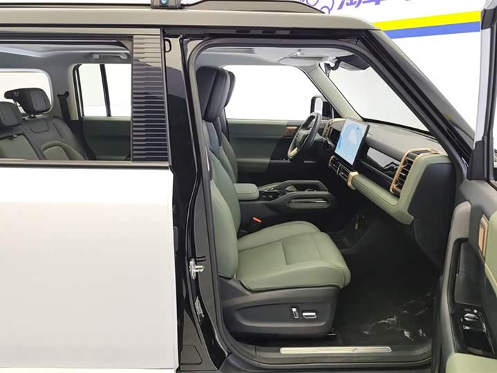 Фото 8 - Chery iCar 03