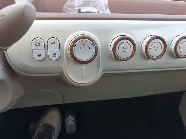 Фото 6 - Bestune Pony