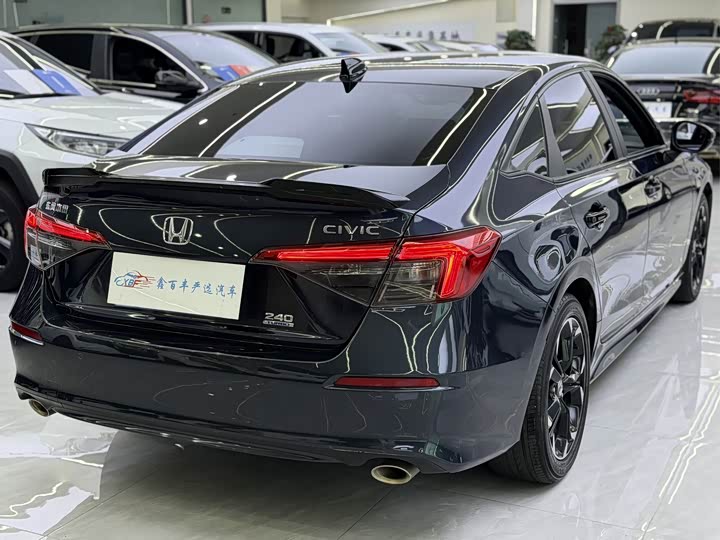 Фото 8 - Honda Civic