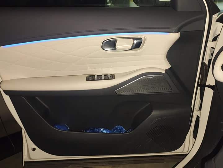 Фото 7 - Geely Galaxy Starship 7