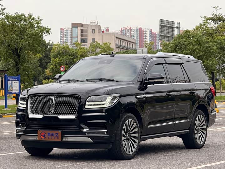 Фото 1 - Lincoln Navigator