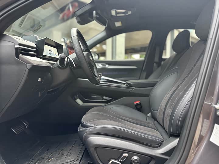 Фото 4 - Geely Preface