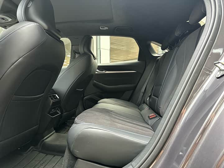 Фото 5 - Geely Preface