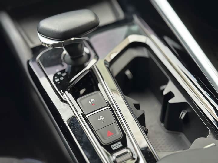 Фото 7 - Geely Preface