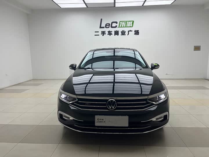 Фото 1 - Volkswagen Magotan