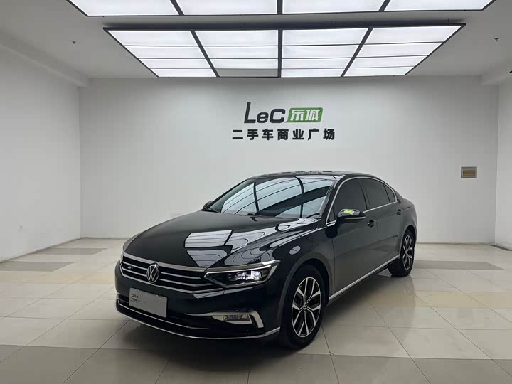 Фото 2 - Volkswagen Magotan