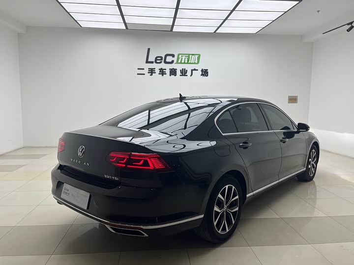 Фото 5 - Volkswagen Magotan