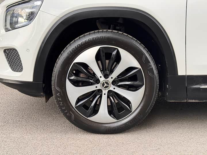 Фото 6 - Mercedes-Benz GLB-Class