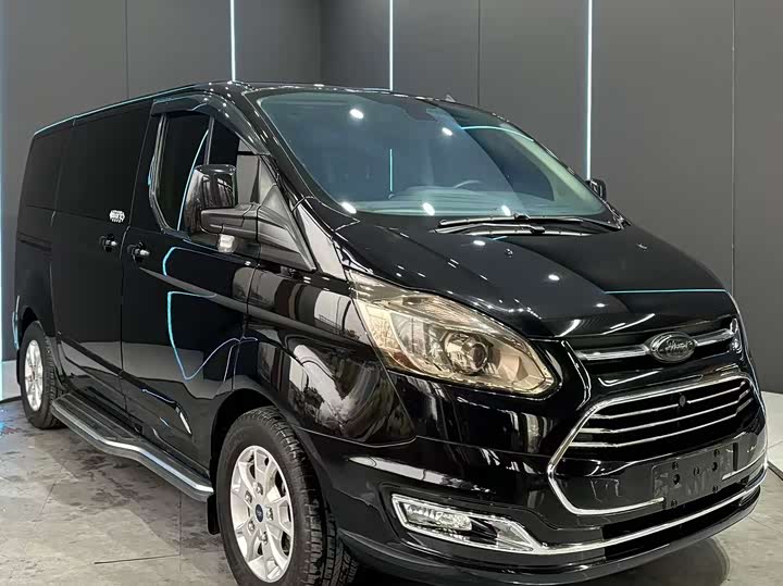 Фото 3 - Ford Tourneo