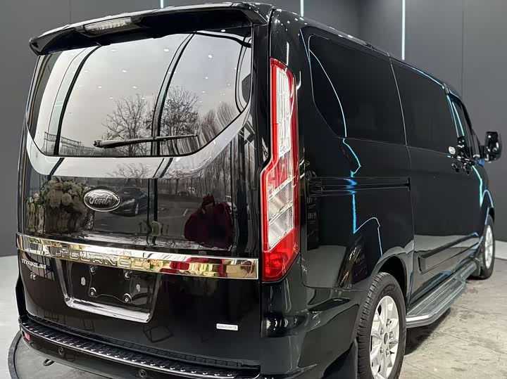 Фото 6 - Ford Tourneo