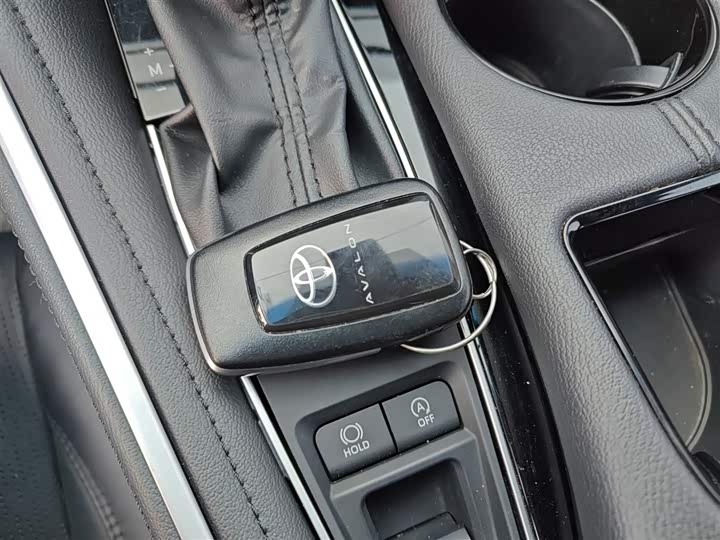 Фото 9 - Toyota Avalon