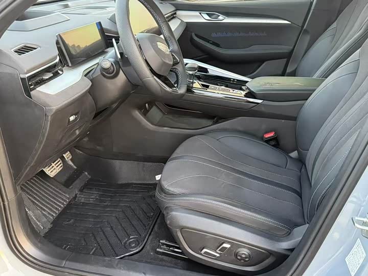 Photo 4 - Geely Preface