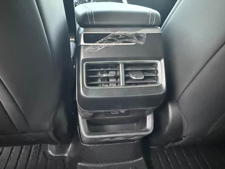 Photo 8 - Geely Preface