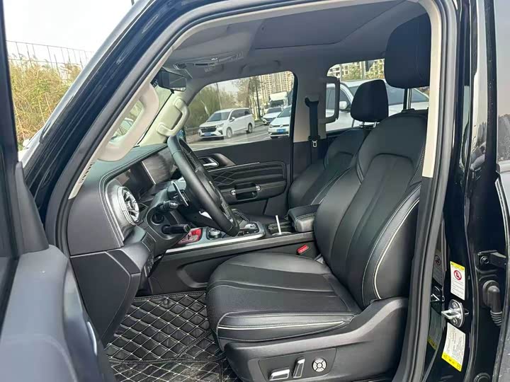 Фото 3 - Tank 300