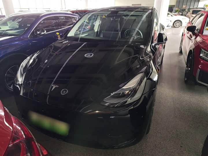 Фото 3 - Tesla Model Y