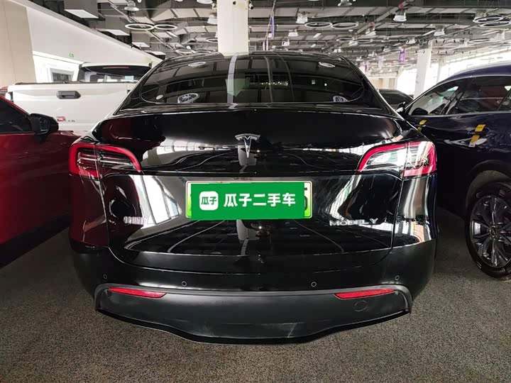 Фото 6 - Tesla Model Y