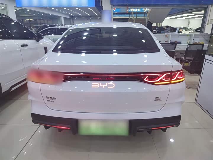 Фото 6 - BYD Qin L