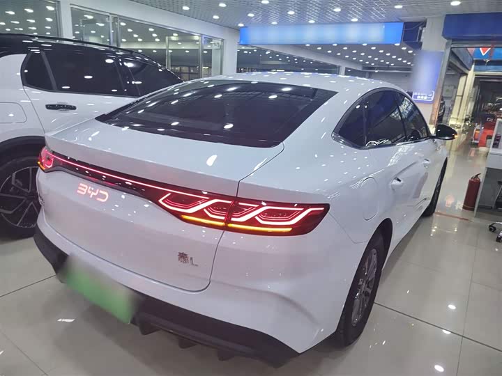 Фото 7 - BYD Qin L