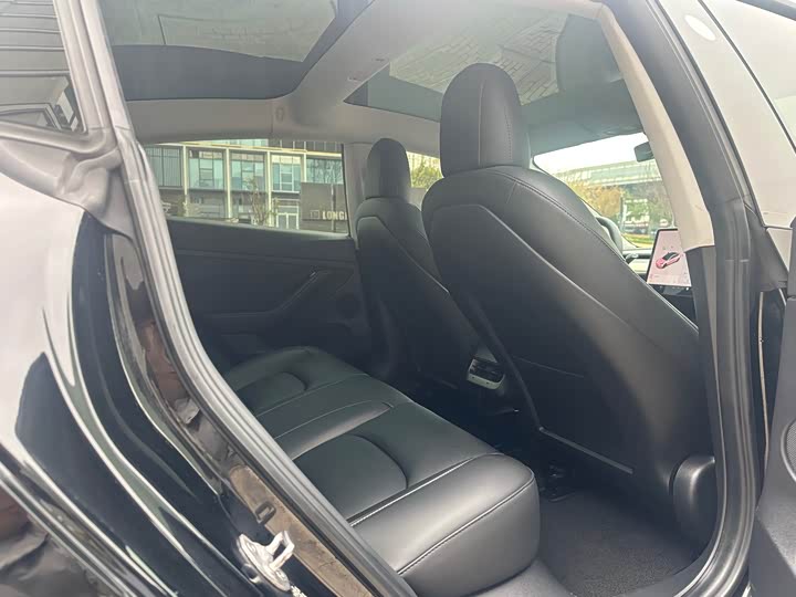 Фото 7 - Tesla Model 3