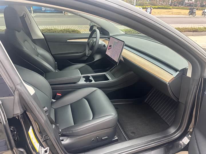 Фото 9 - Tesla Model 3