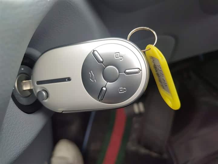 Фото 9 - Bestune Pony