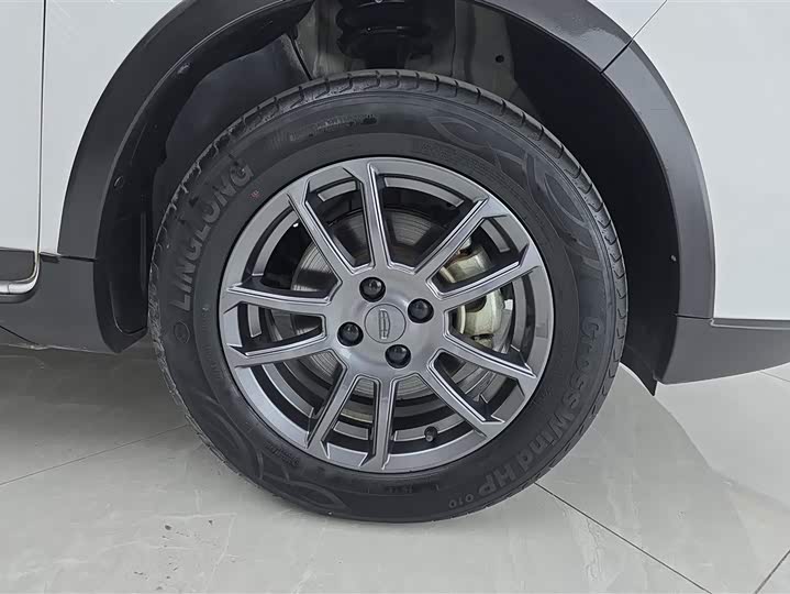 Фото 6 - Geely Vision X3