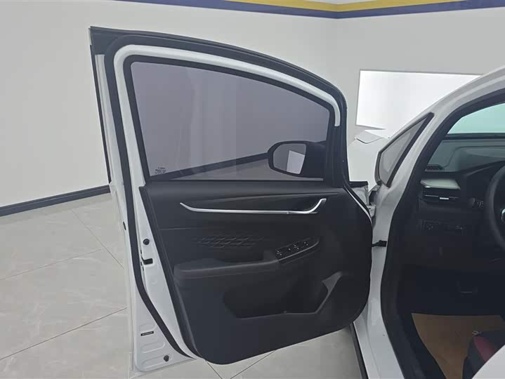 Фото 7 - Geely Vision X3