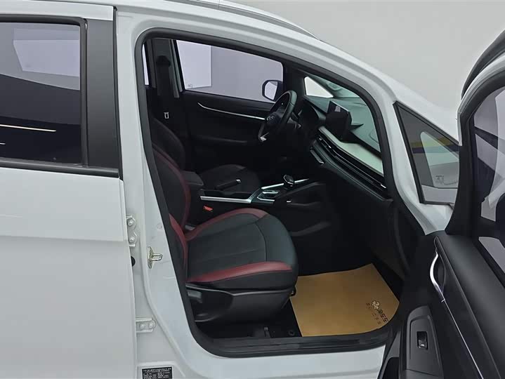 Фото 8 - Geely Vision X3